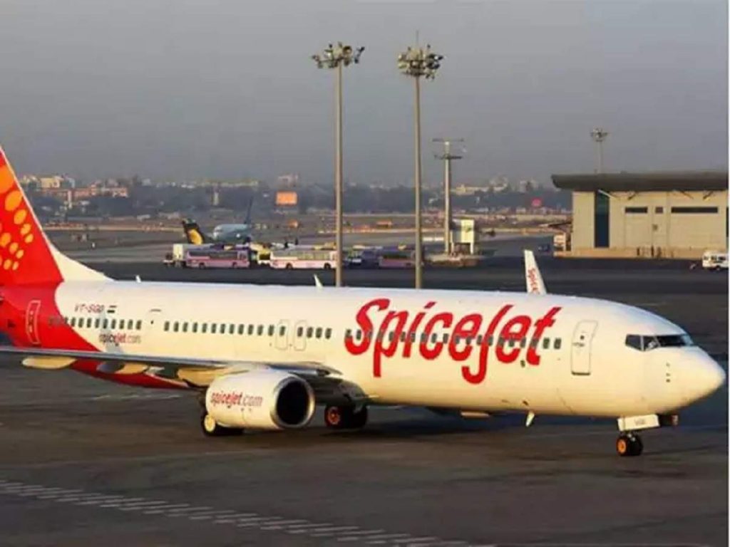 SpiceJet awarded 'Safety Performer of the Year' award by GMR Delhi airport