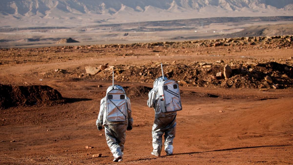 NASA seeks volunteers for several exploration missions to the Moon and Mars