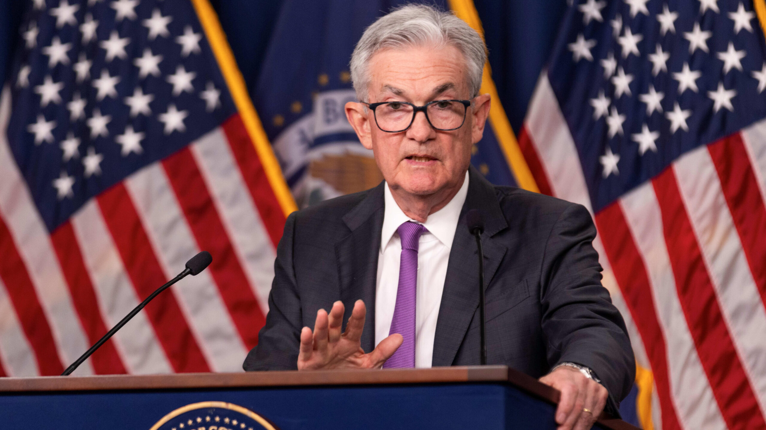 Strong Surge in US Job Growth in September Points to Potential Fed Tightening