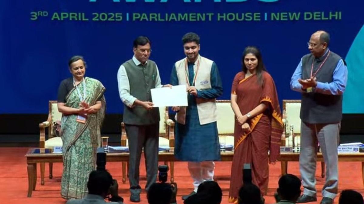 YuvaSpark Founder Akarsh Shroff Conferred with National Youth Award for Transforming Early Education in India