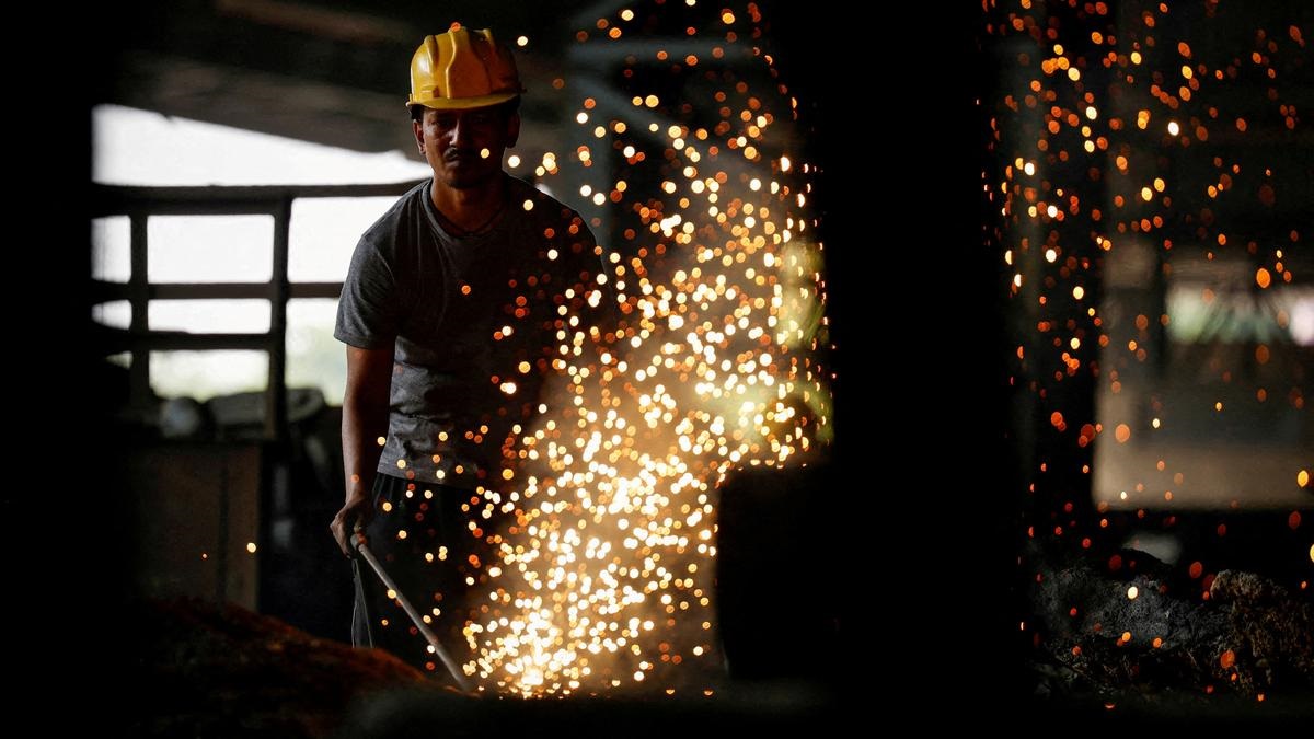 Industrial Growth Slows to Eight-Month Low of 2.7% in April 2025