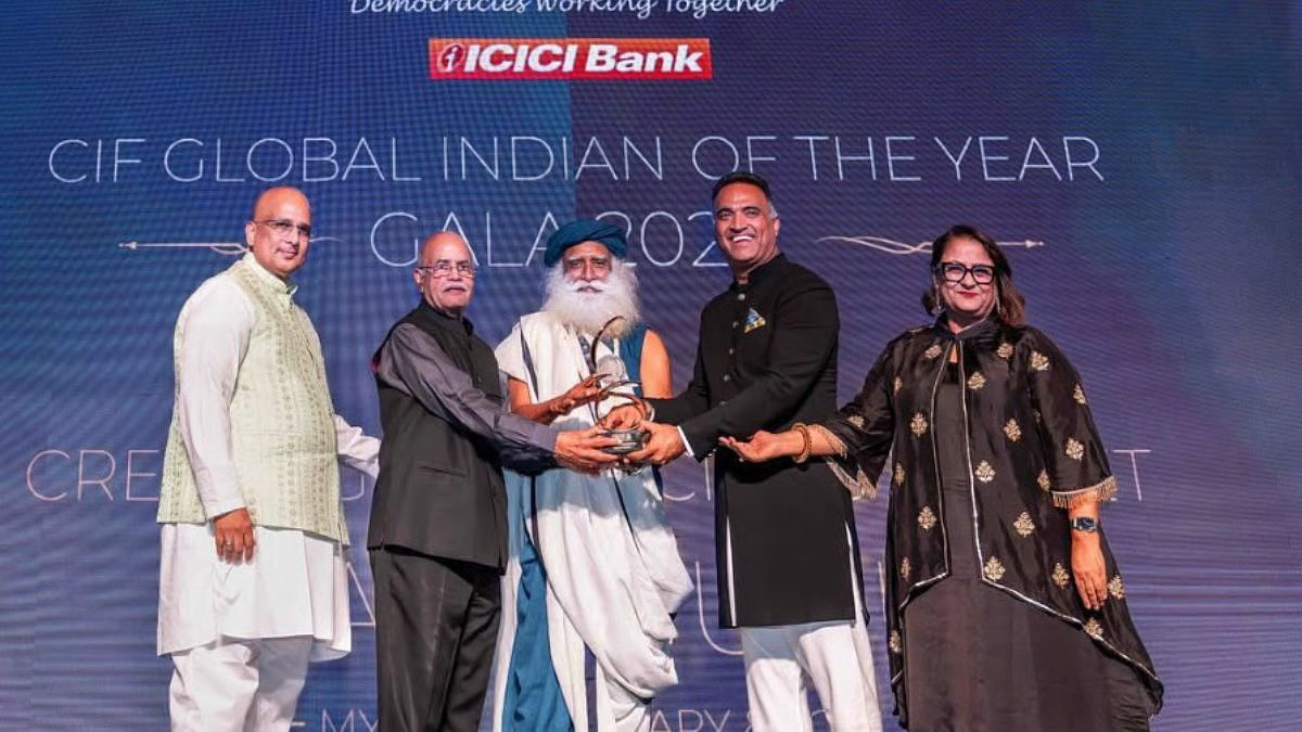 Sadhguru Conferred with ‘Global Indian of the Year’ Award by Canada India Foundation