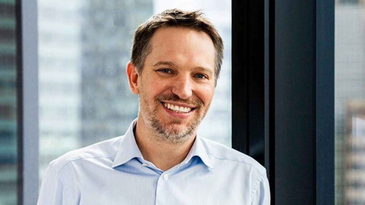 Microsoft Expands LinkedIn CEO Roslansky’s Role to Oversee Office Suite