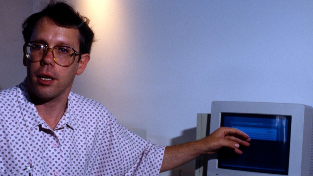 Bill Atkinson, Apple Pioneer Behind Graphical Interfaces, Dies at 74