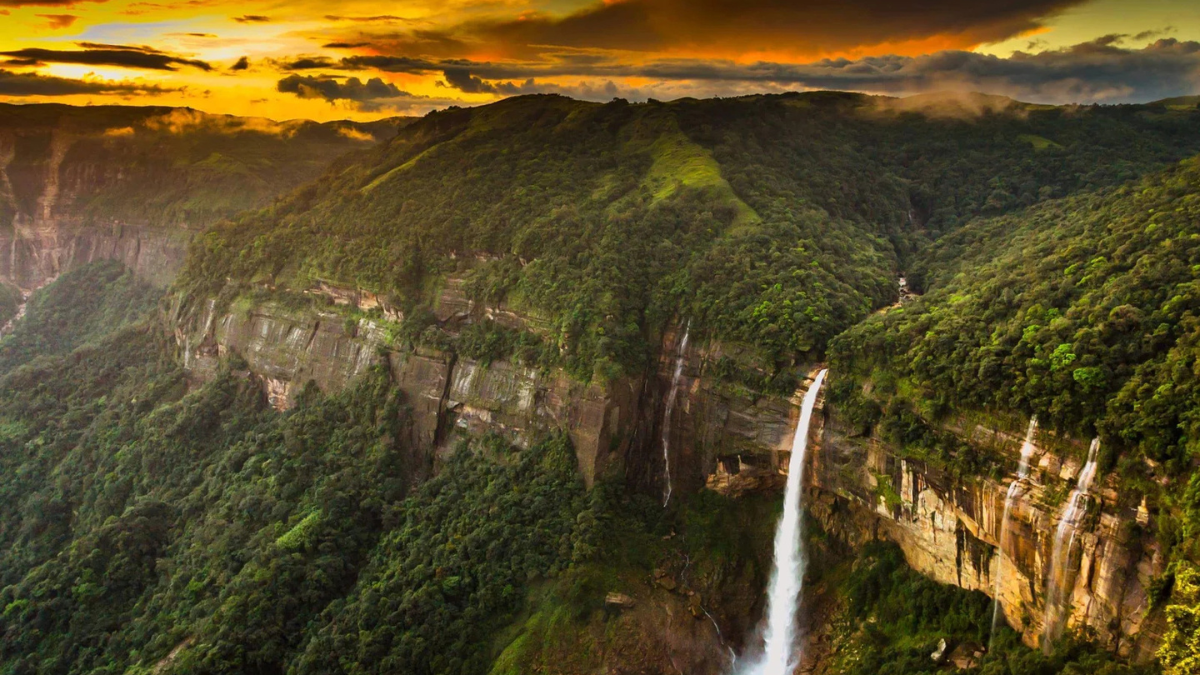 Which District is Known as the Cherrapunji of Uttar Pradesh?