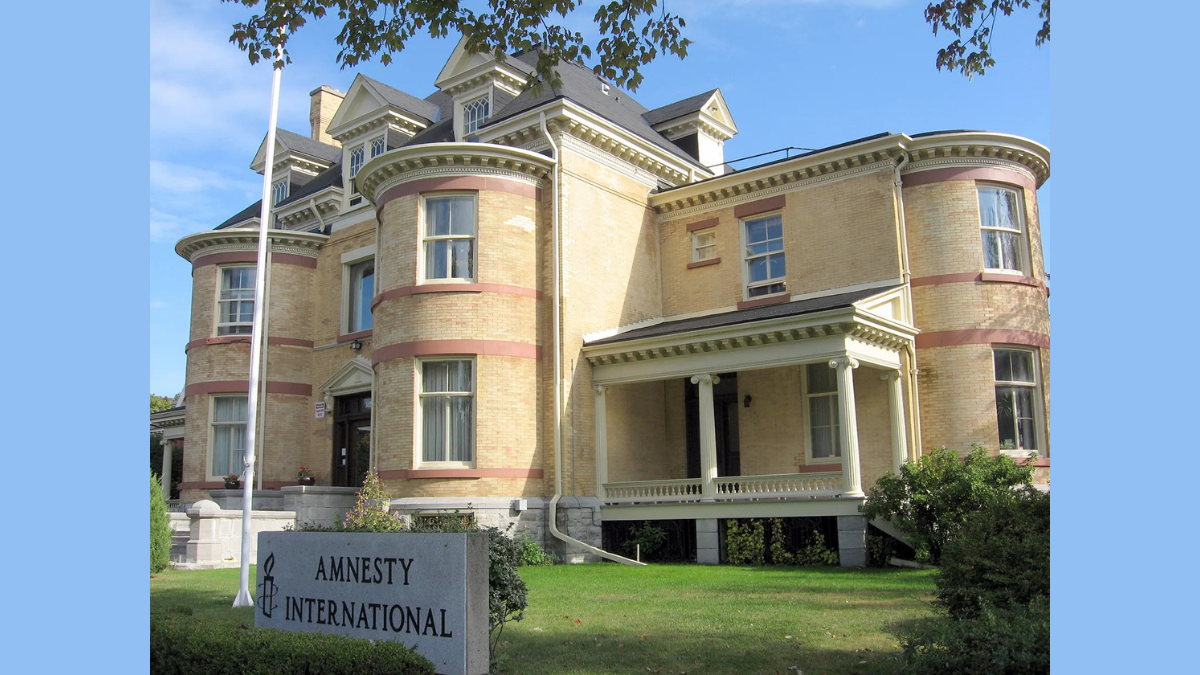 Where is the Headquarters of Amnesty International Located?