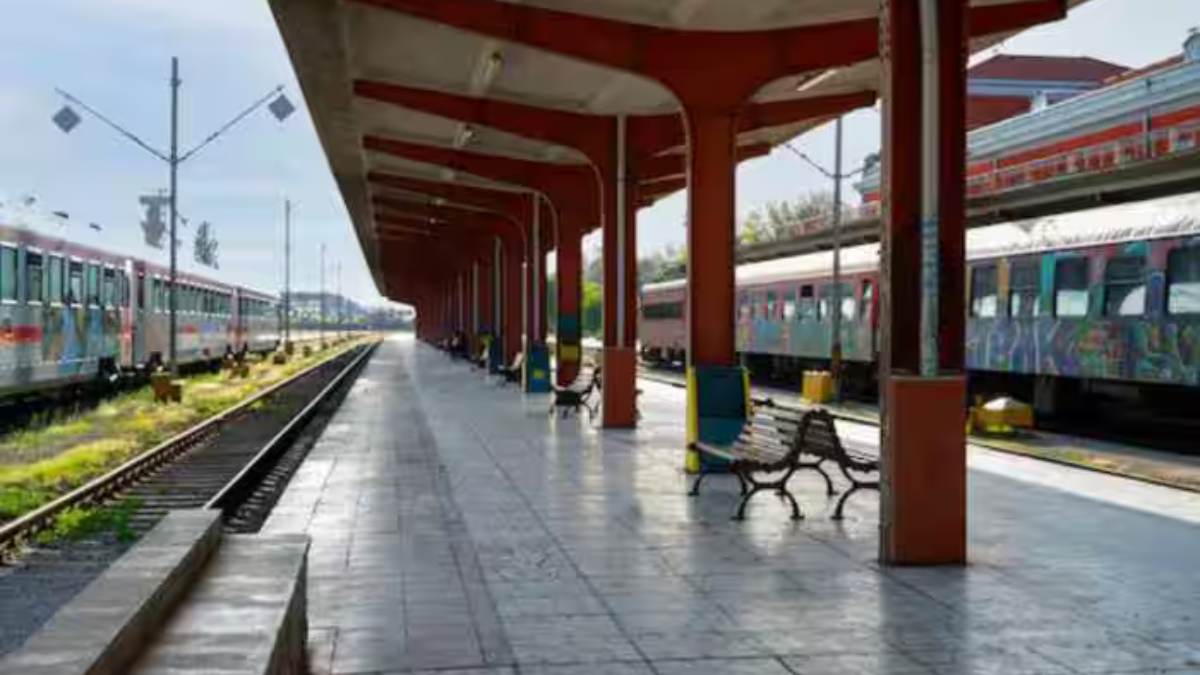 Which is the Only Indian Railway Station that Falls in Two States?