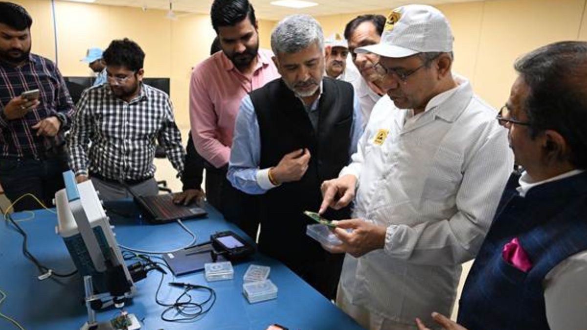 India Opens First Mobile Tempered Glass Factory