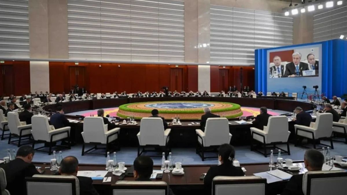 China Pledges $2 Billion and AI Support at SCO Summit