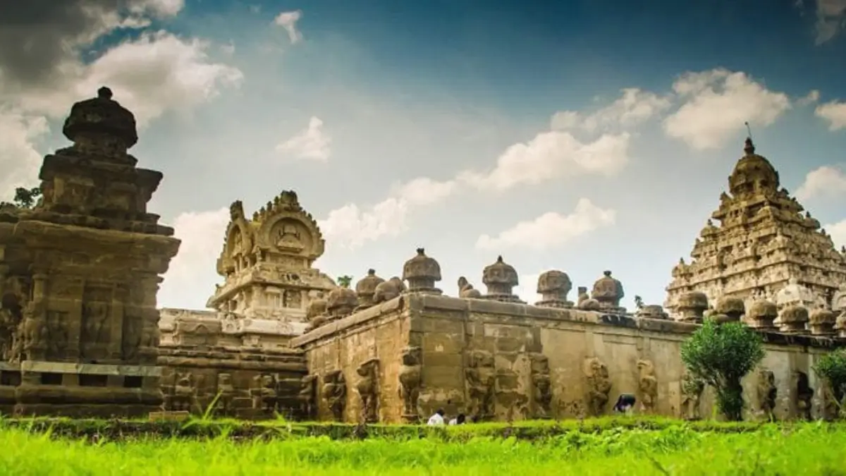 Which Indian City is Known as the City of Thousand Temples?