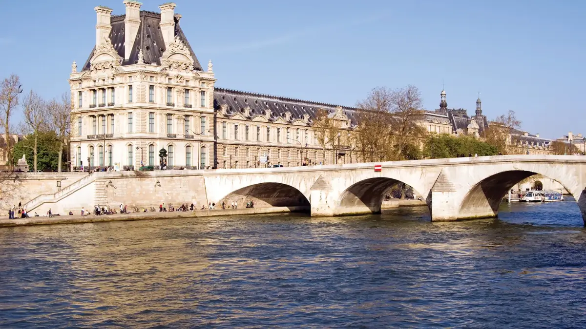 Which River Flows Through Paris? Know About It