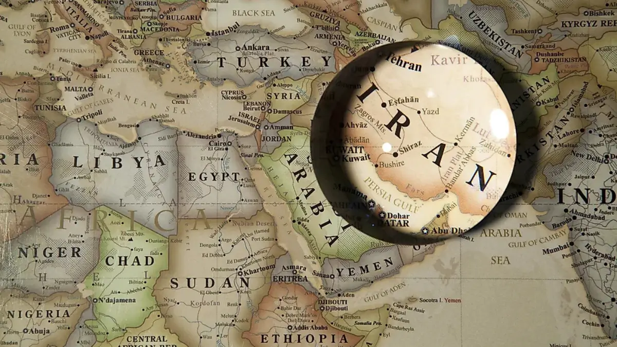 Which is the Largest Neighboring Country of Iran?