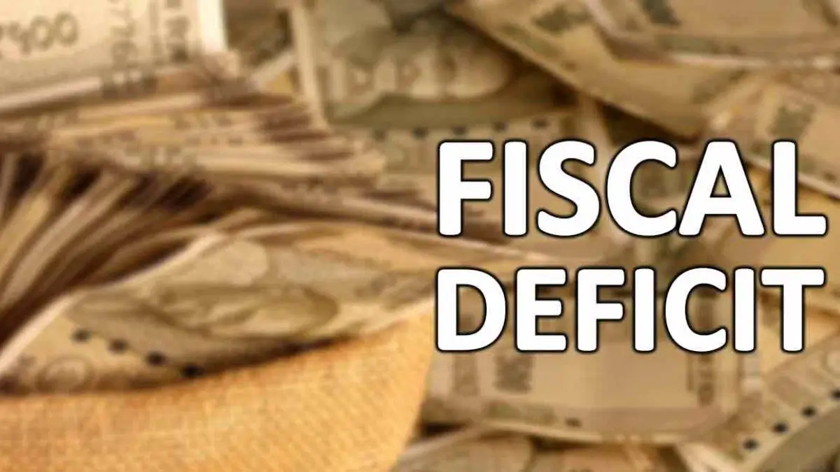 India's Fiscal Deficit Narrows to ₹12.5 Trillion in April-February FY26